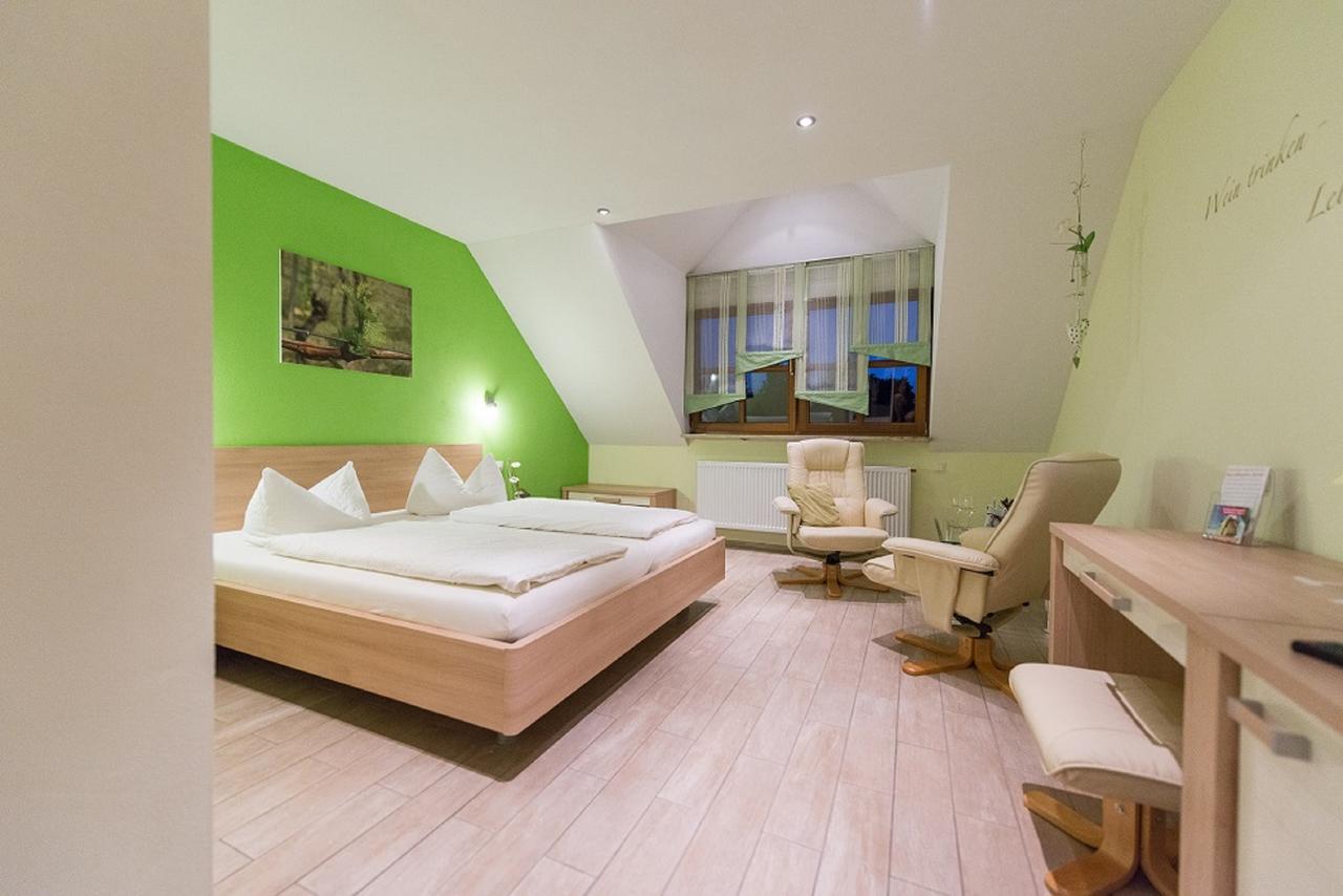 Weingut Karl Braun Hotel Nordheim am Main Buitenkant foto